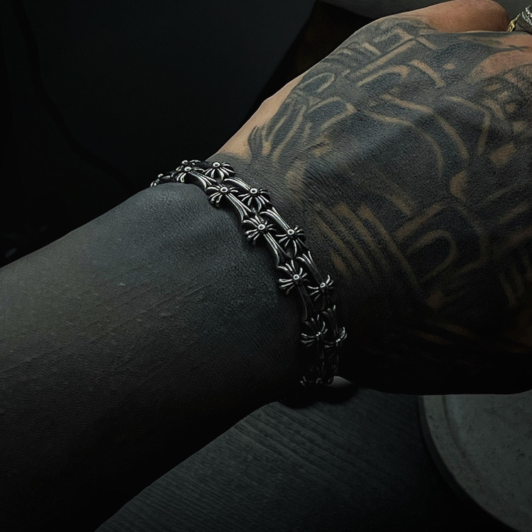 دستبند بنگل مردانه استیل طرح صلیب (Chrome Hearts Style) – مدل خاص A0933