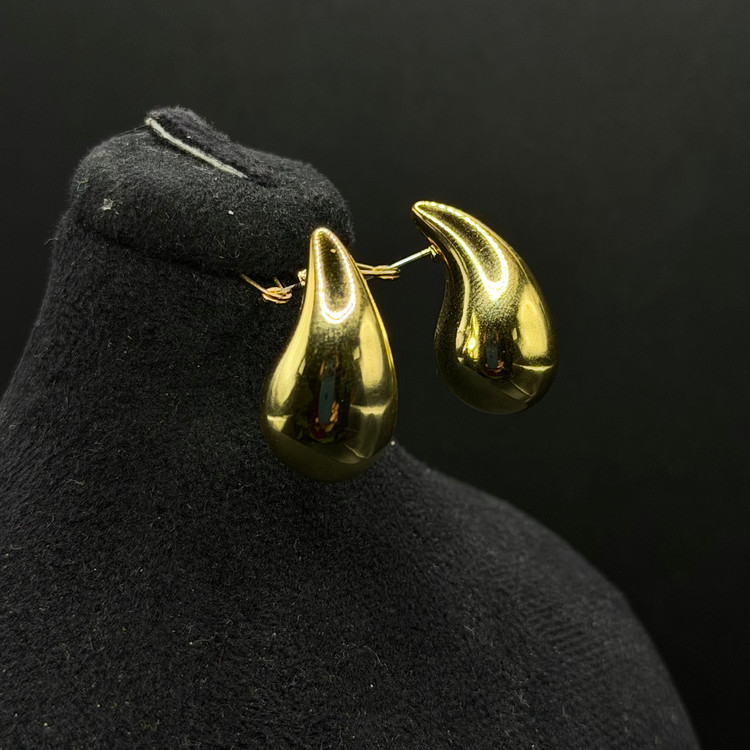 گوشواره زنانه استیل وارداتی طرح اشک طلایی براق – کد A10073