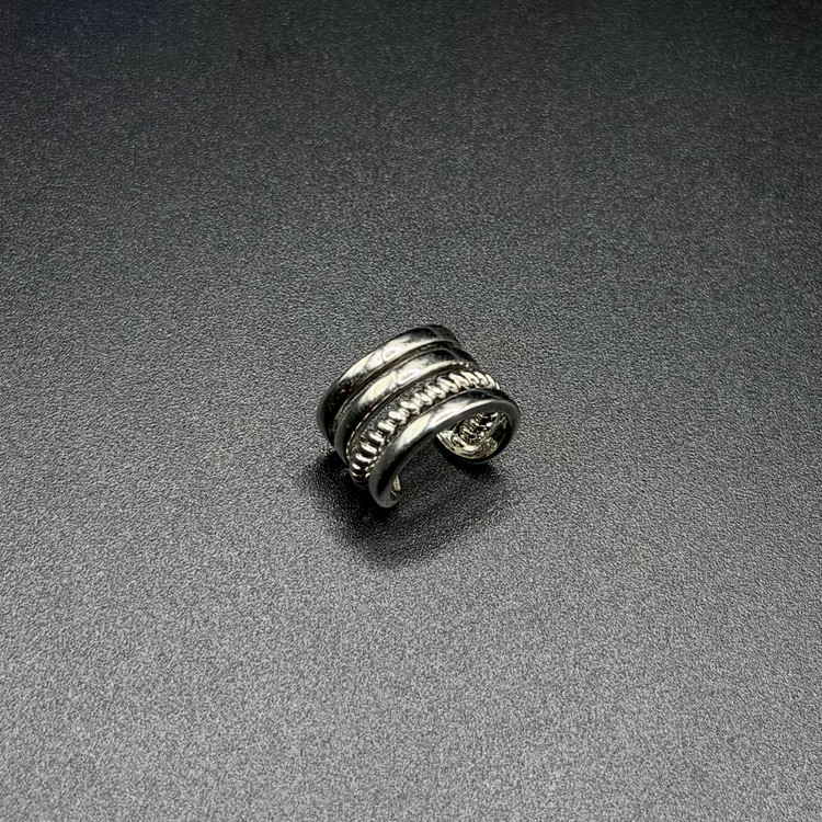 گوشواره ایرکاف استیل زنانه بدون سوراخ گوش طرح چند لایه چفتی رنگ نقرهای – کد A10075
